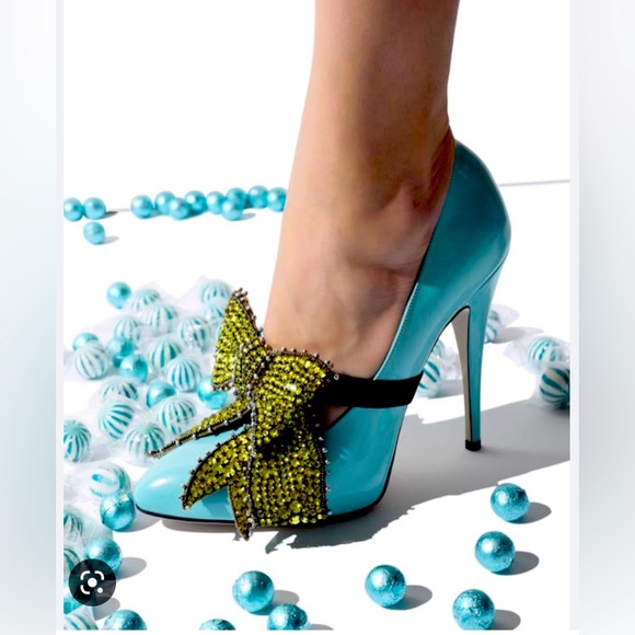 Gucci Shoes - Gucci Elaisa crystal embellished bow pumps heels sz. 36.5